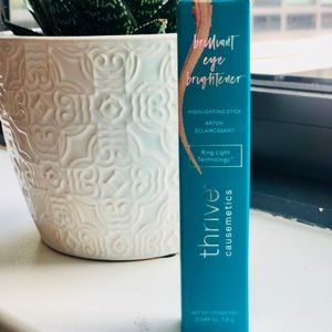 BRILLIANT EYE BRIGHTENER 👁